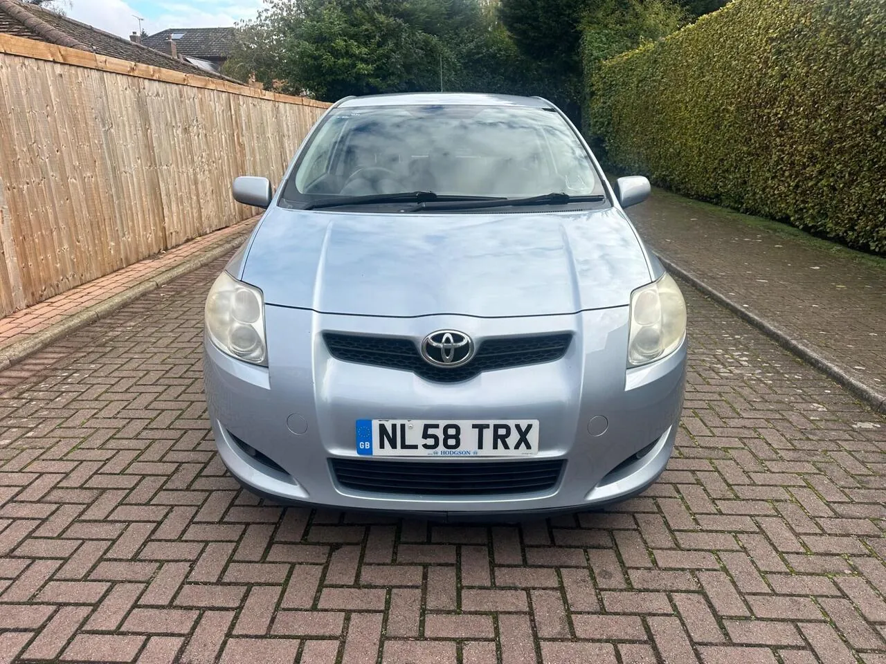 Toyota Auris 2008 photo 2