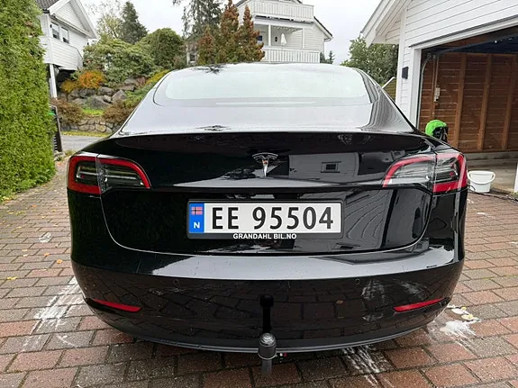 Tesla Model 3 2023 photo 4