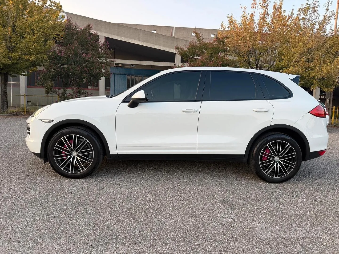 Porsche Cayenne 2012 photo 4