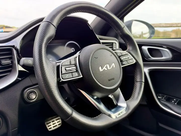 Kia Ceed 2023 photo 4