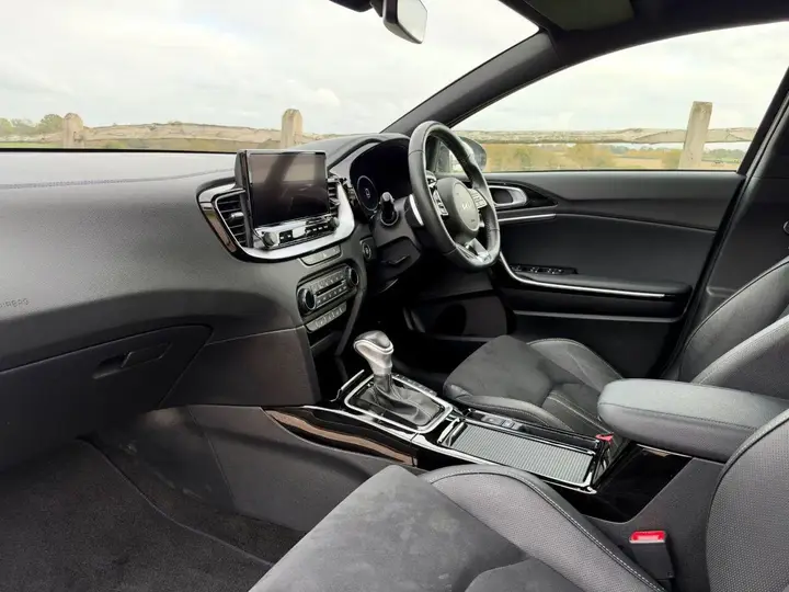 Kia Ceed 2023 photo 2