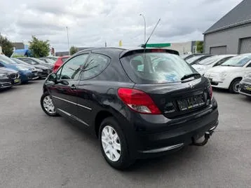Peugeot 207 2010 photo 3