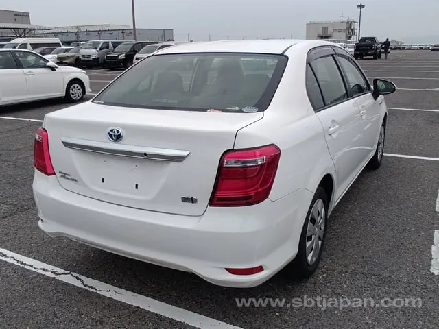 Toyota Corolla Axio Hybrid 2019 photo 4
