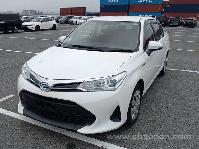Toyota Corolla Axio Hybrid 2019 photo 2