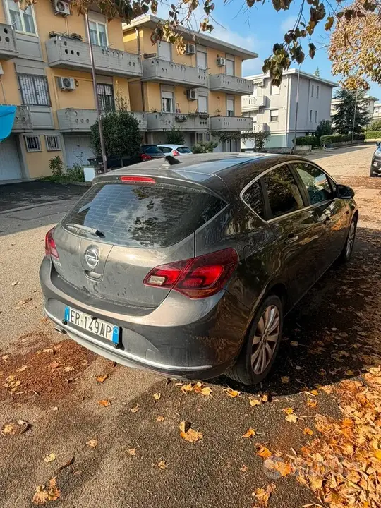 Opel Astra 2013 photo 4