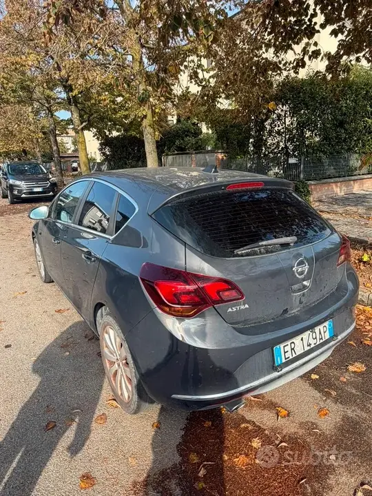 Opel Astra 2013 photo 3