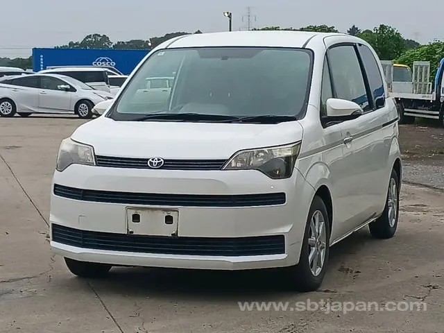 Toyota Spade 2014 photo 3
