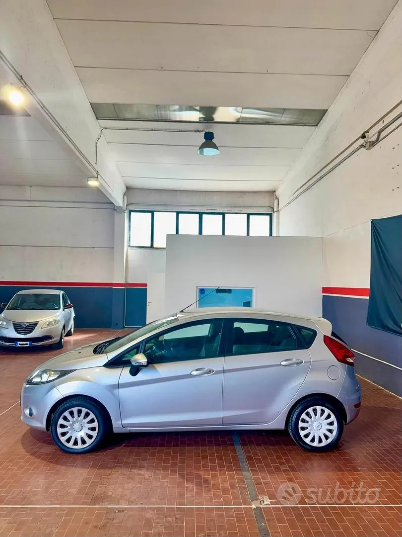 Ford Fiesta 2010 photo 5