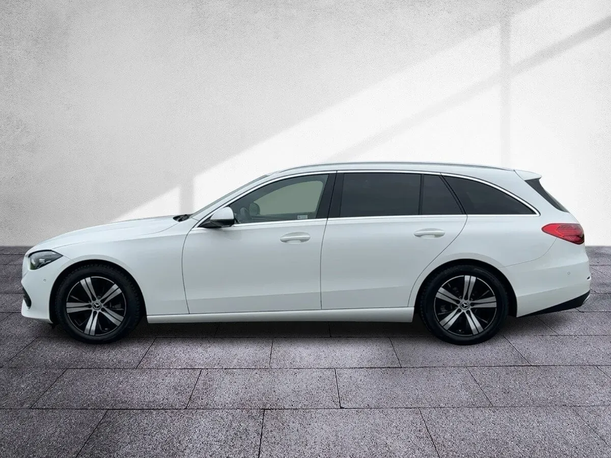 Mercedes-Benz C-Class 2025 photo 3