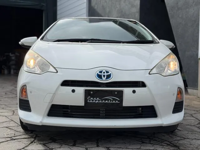 Toyota Aqua S 2012 photo 2