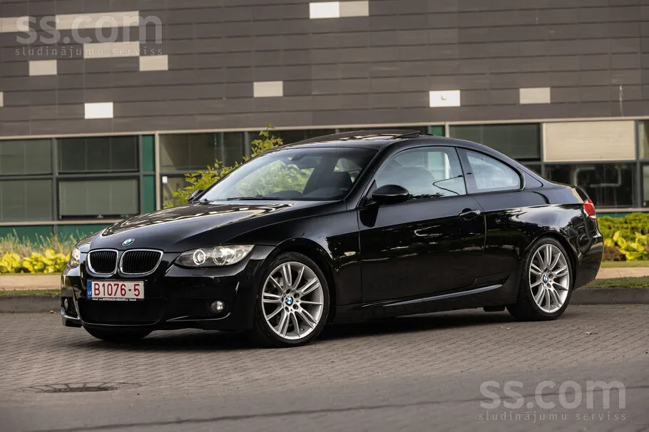 BMW 320 2009 photo 2