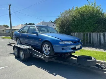 Holden Commodore 1997 photo 2