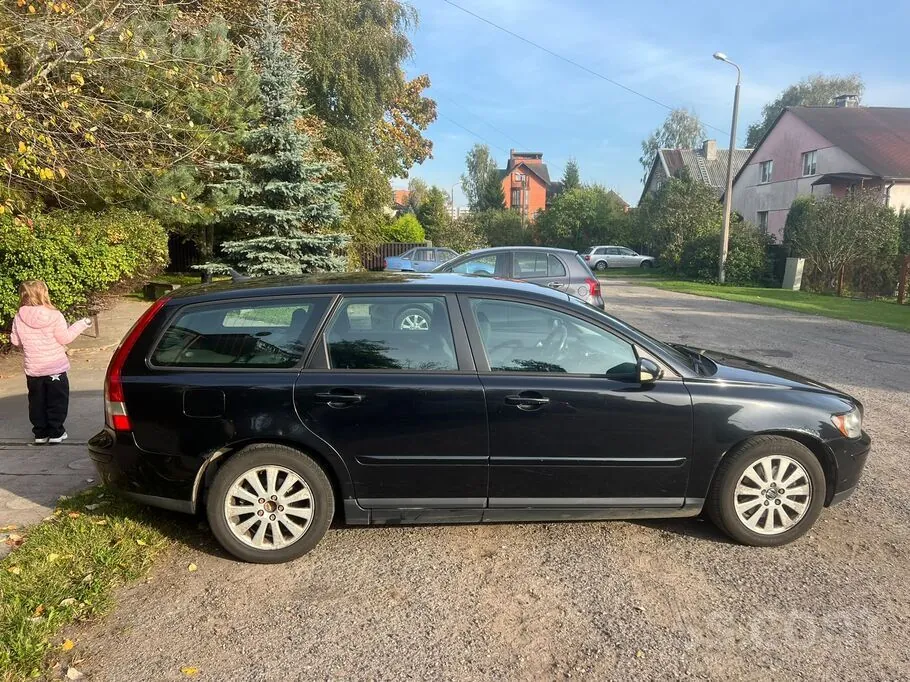 Volvo V50 2004 photo 2