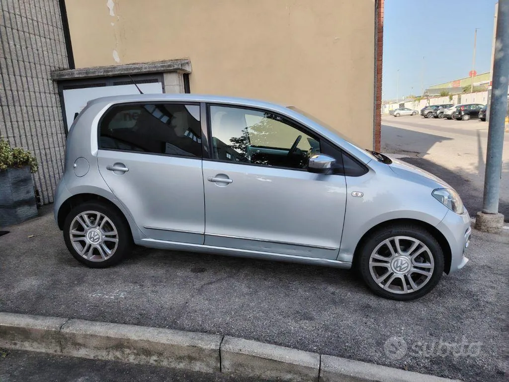 Volkswagen Up 2014 photo 5