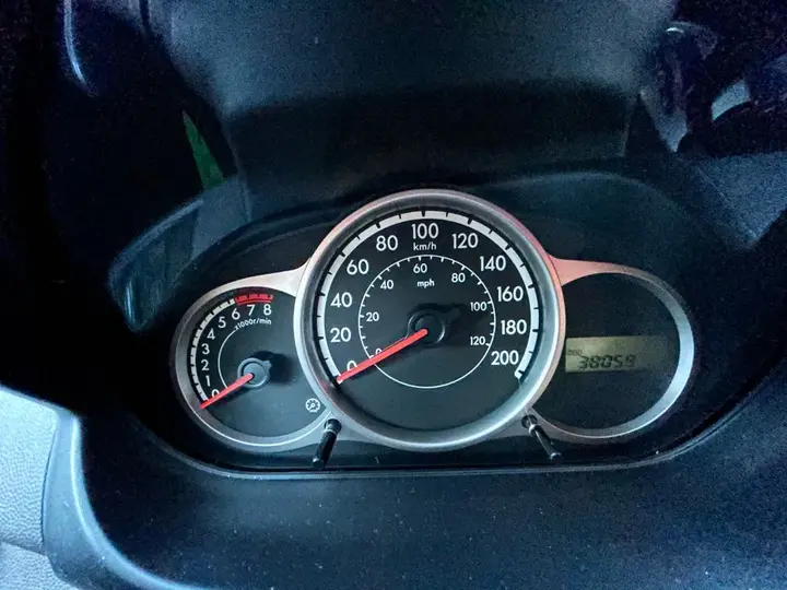 Mazda 2 2012 photo 5