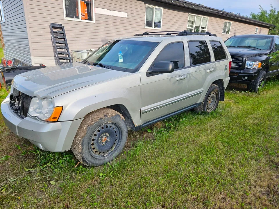 Jeep Grand Cherokee 2010 photo 3
