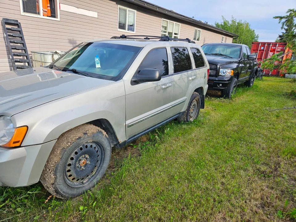 Jeep Grand Cherokee 2010 photo 2