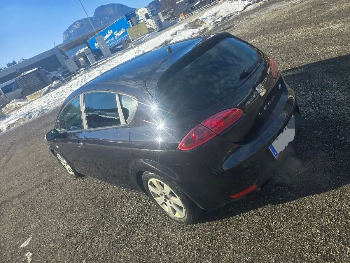 Seat Leon 2007 photo 2