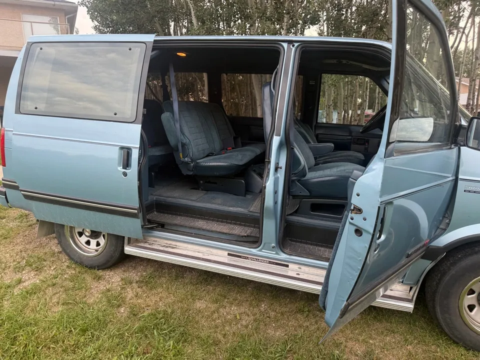 GMC Astro 1992 photo 3