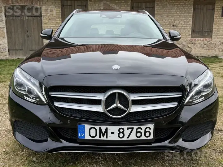 Mercedes-Benz C220