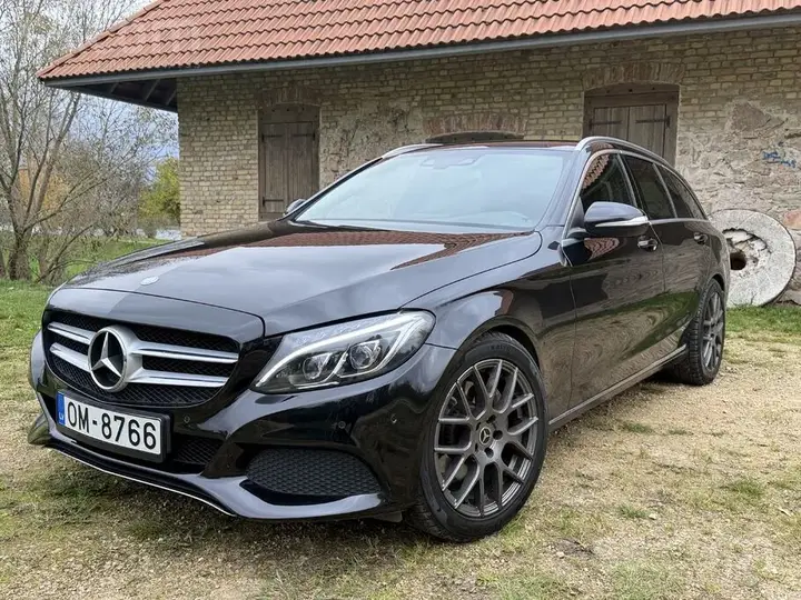 Mercedes-Benz C220 2014 photo 3