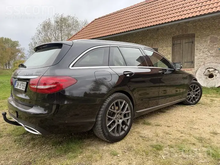 Mercedes-Benz C220 2014 photo 4