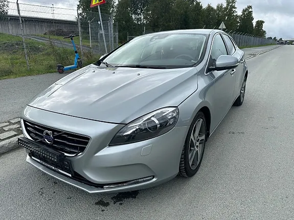 Volvo V40 2016 photo 2