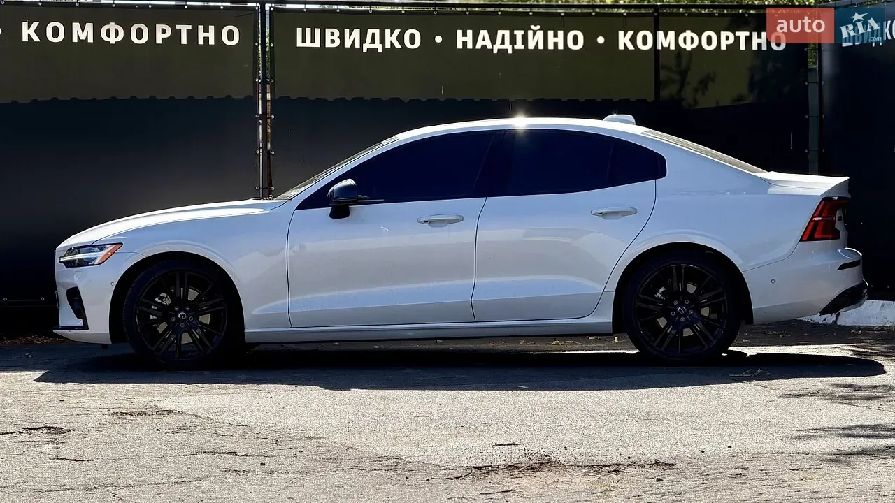 Volvo S60 2023 photo 2