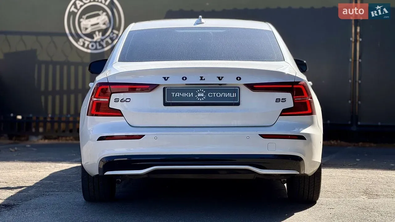 Volvo S60 2023 photo 4