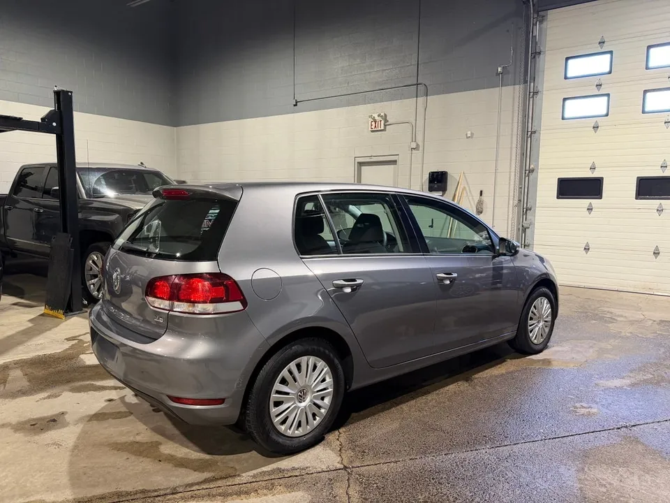 Volkswagen Golf 2010 photo 3