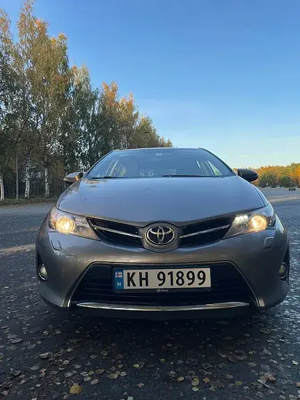 Toyota Auris 2013 photo 5