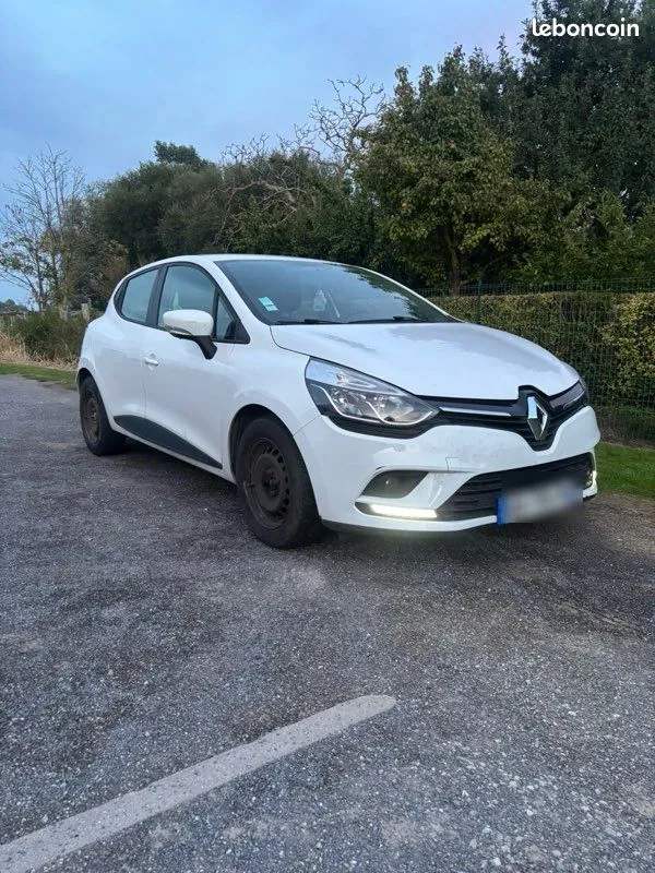 Renault Clio 2017 photo 2