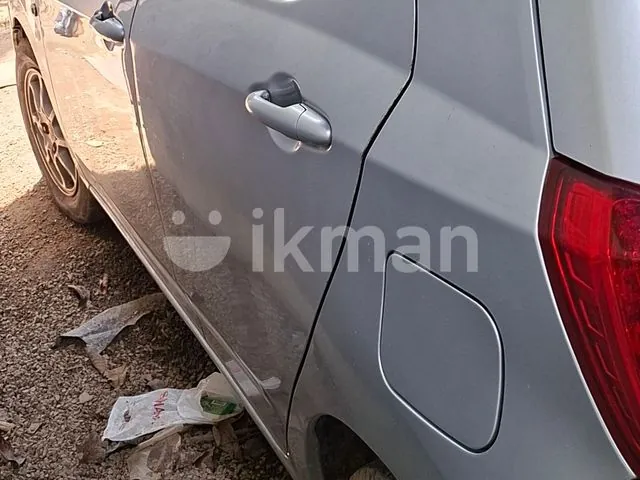 Perodua Axia 2018 photo 4