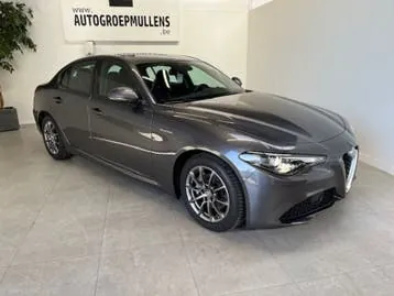 Alfa Romeo Giulia 2021 photo 2