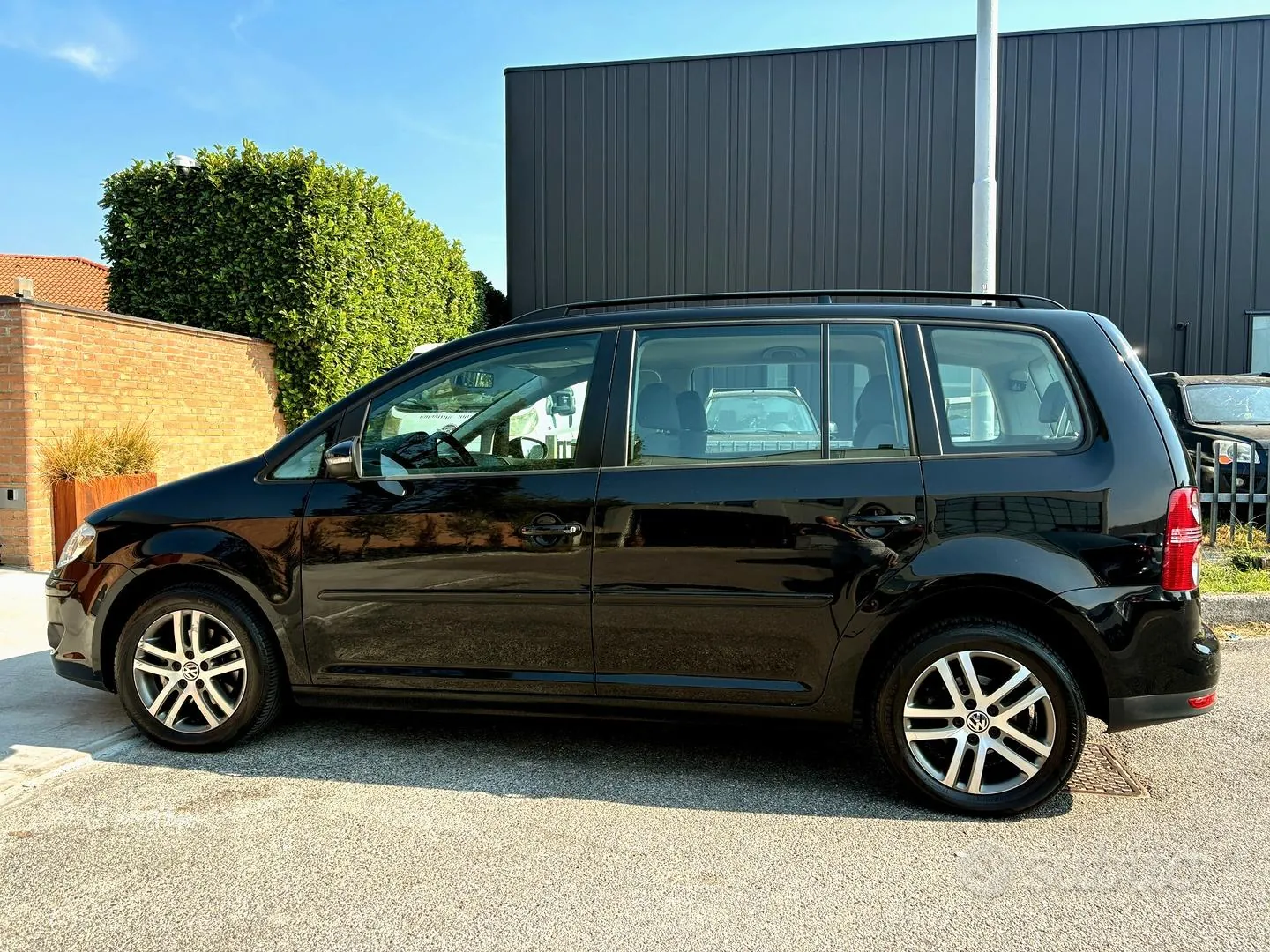 Volkswagen Touran 2010 photo 5