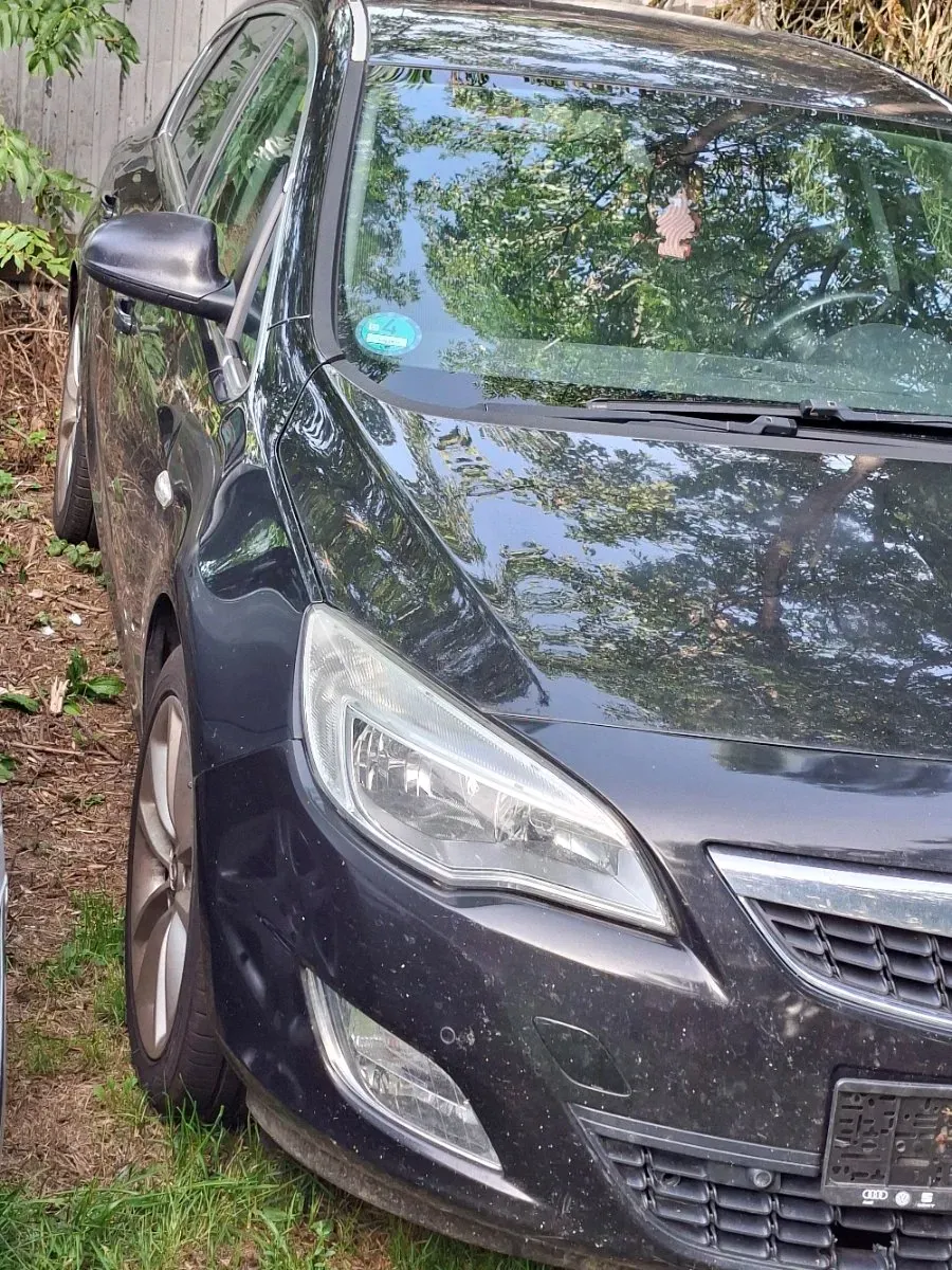 Opel Astra 2010 photo 3
