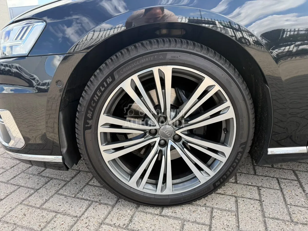 Audi A8 2018 photo 2