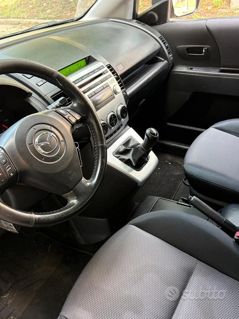Mazda Mazda5 2006 photo 2