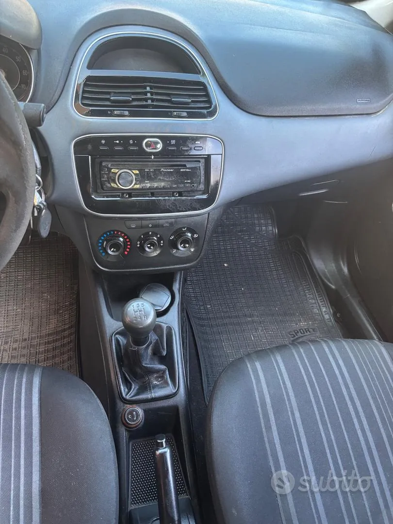 Fiat Punto Evo 2011 photo 5