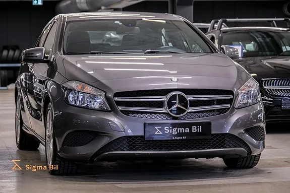 Mercedes-Benz A180 2013 photo 2