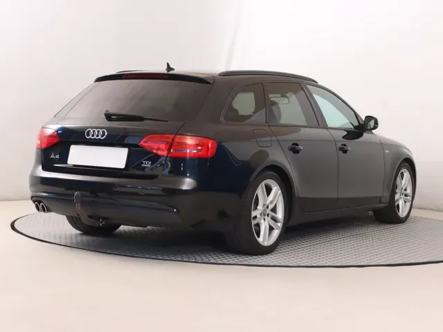 Audi A4 Avant 2014 photo 4