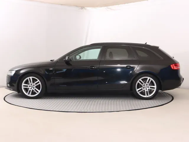 Audi A4 Avant 2014 photo 2