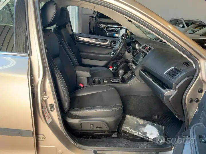 Subaru Outback 2016 photo 2