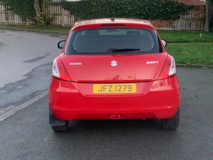 Suzuki Swift 2012 photo 5