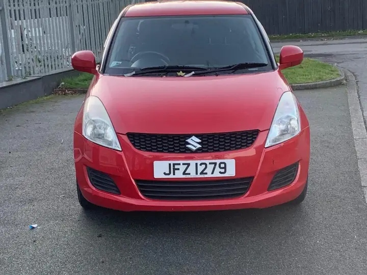 Suzuki Swift 2012 photo 2