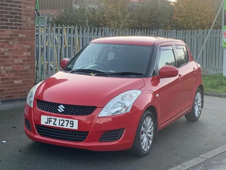Suzuki Swift 2012 photo 3