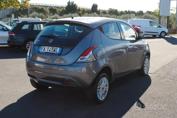 Lancia Ypsilon 2015 photo 3
