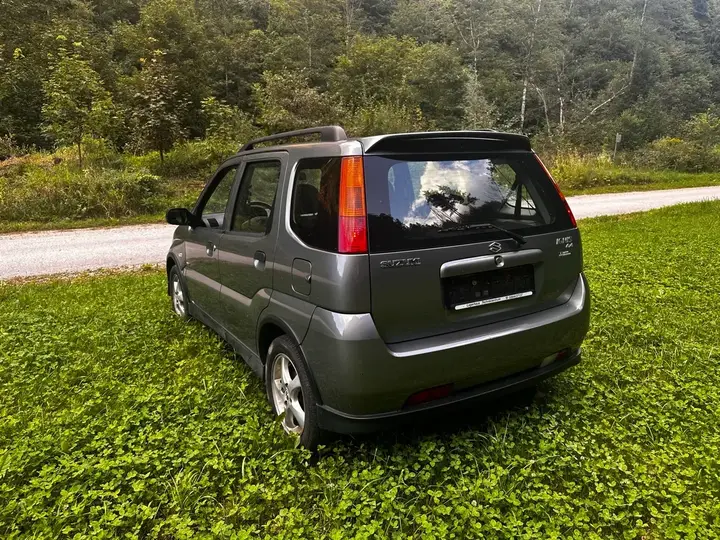 Suzuki Ignis 2009 photo 3
