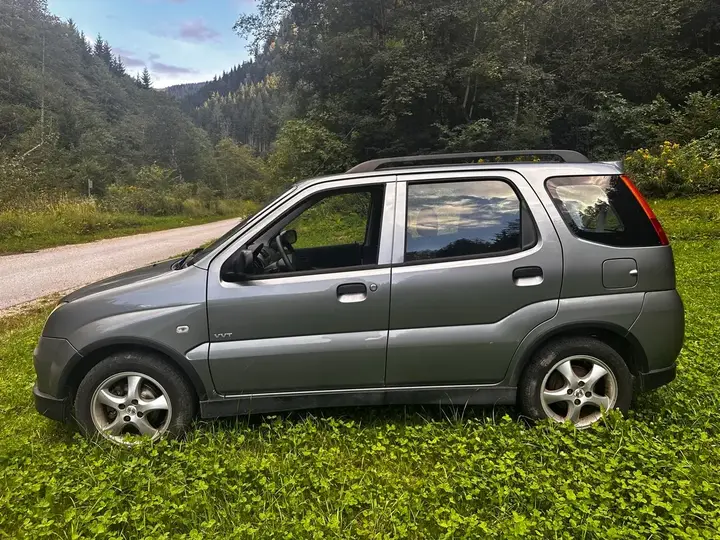 Suzuki Ignis 2009 photo 2
