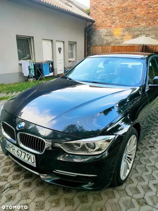 BMW 3 Series 2012 photo 2